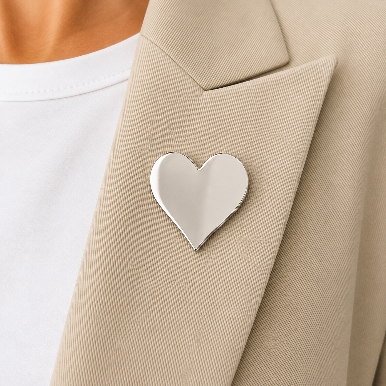 Classic Heart Brooch – Silver