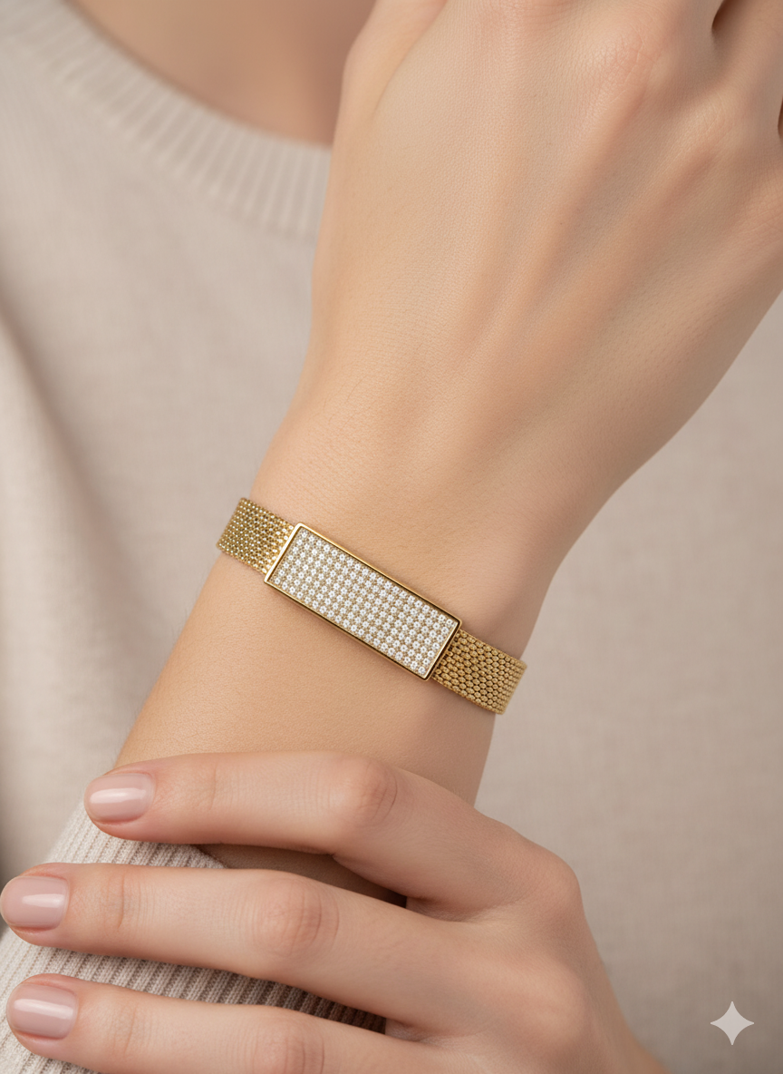 The Signature Pavé Mesh Bracelet: Modern Luxury. Effortless Style.