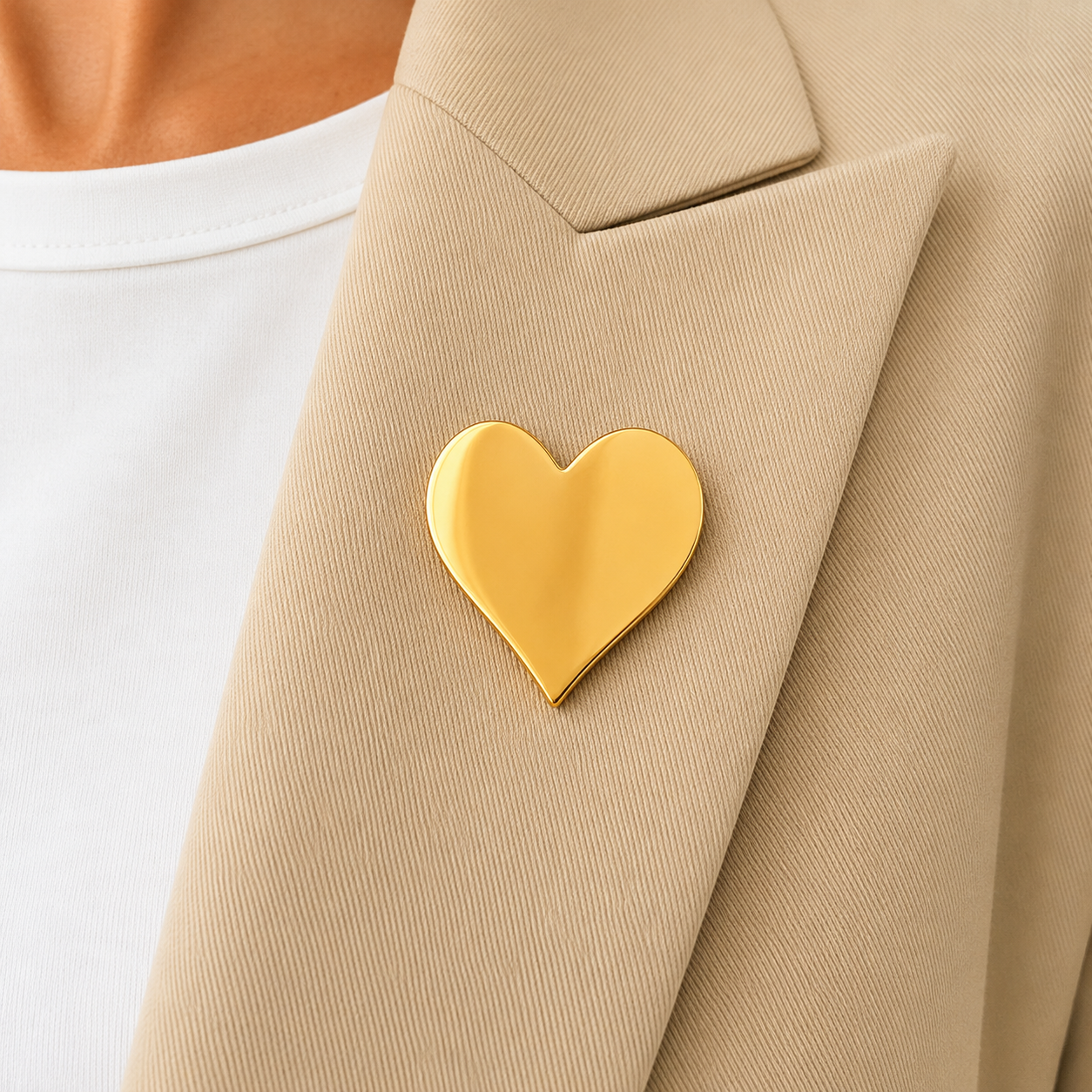 Classic Heart Brooch – Gold