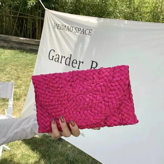 🌺 Bali Bloom Handwoven Clutch