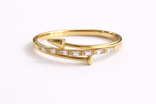 Golden Arrow Crystal Bangle – Timeless Elegance