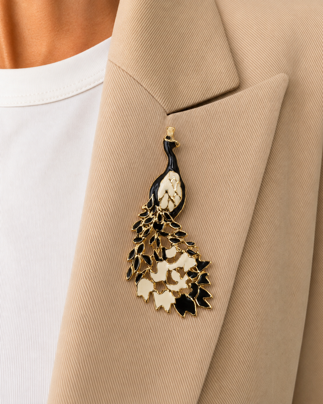 Peacock Elegance Brooch 🦚