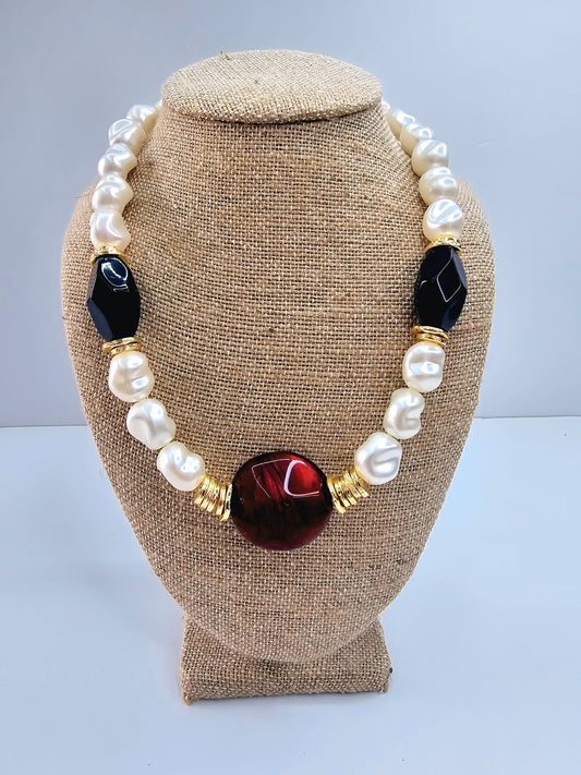 CRIMSON MAJESTY NECKLACE