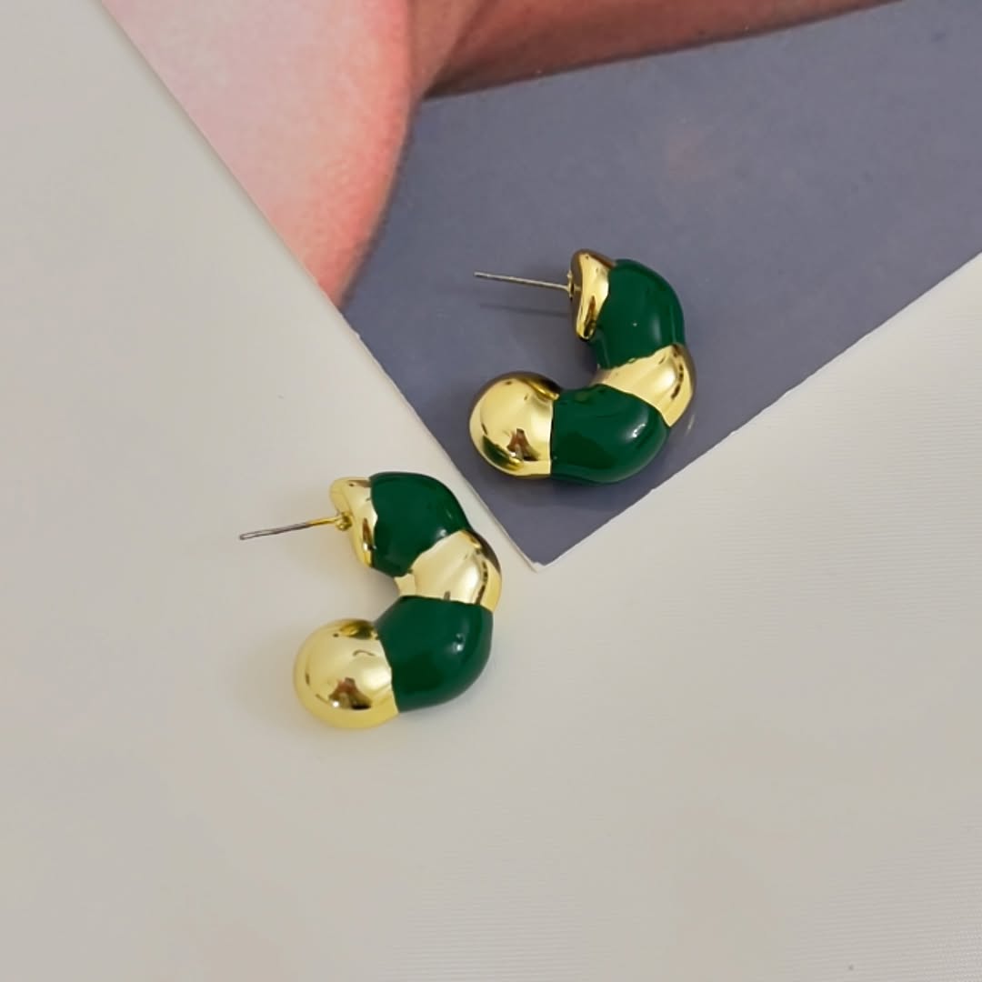 Bold Elegance Hoop Earrings – Green & Gold