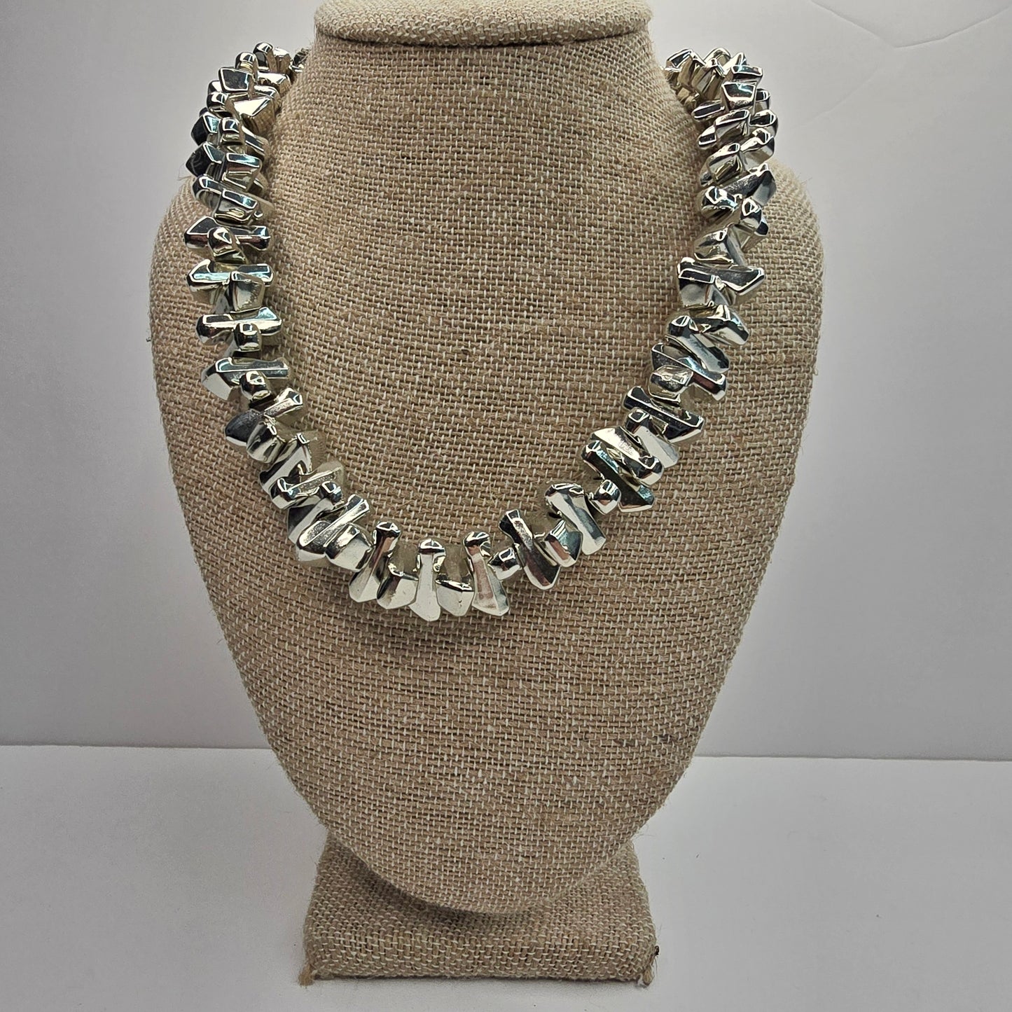CRYSTAL SILVER NECKLACE