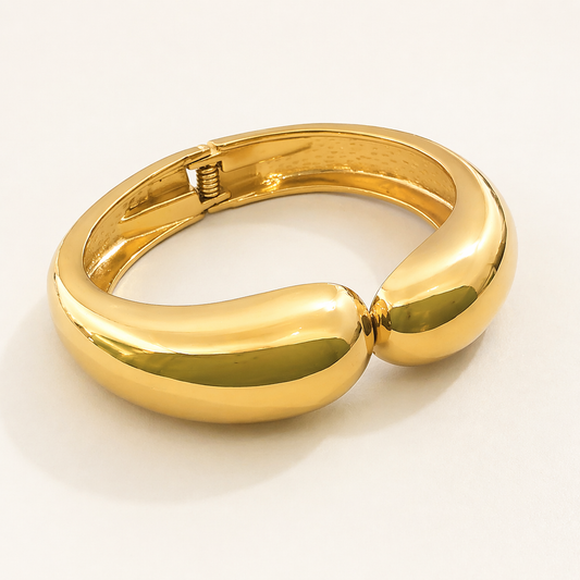Sculpted Gold Statement Bangle (Mirror Finish)