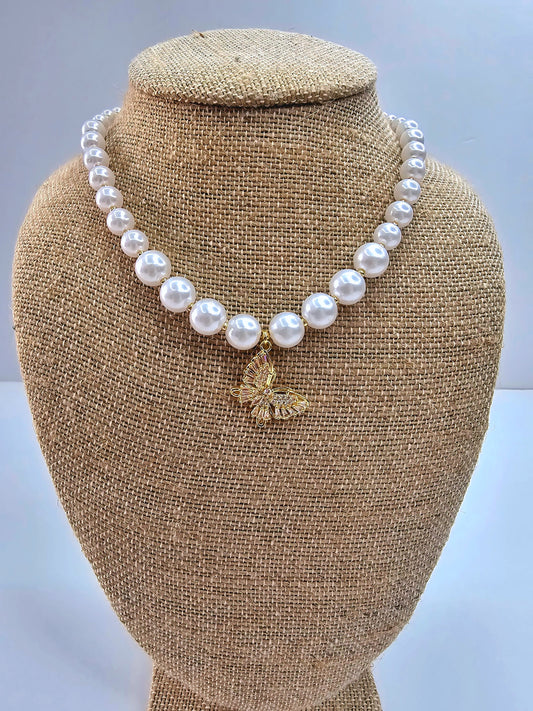 BUTTERFLY PEARL NECKLACE