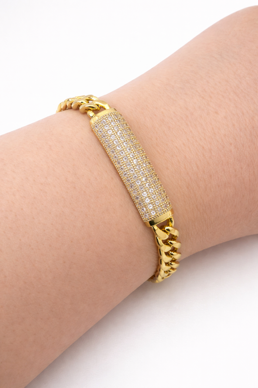 Golden Pavé Bar Luxe Bracelet – 18 cm